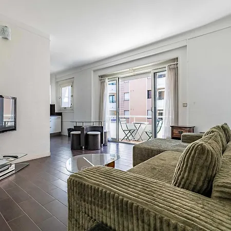 A C With Balcony- 2bdr 4p -